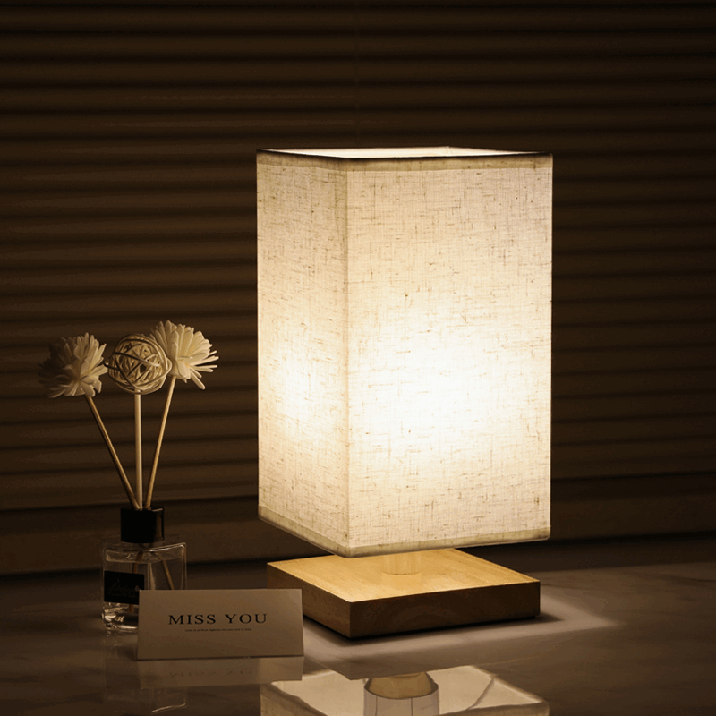 簡(jiǎn)約日式北歐ins風(fēng)兒童卡通 臥室床頭暖光裝飾創(chuàng)意調(diào)光夜燈小臺(tái)燈